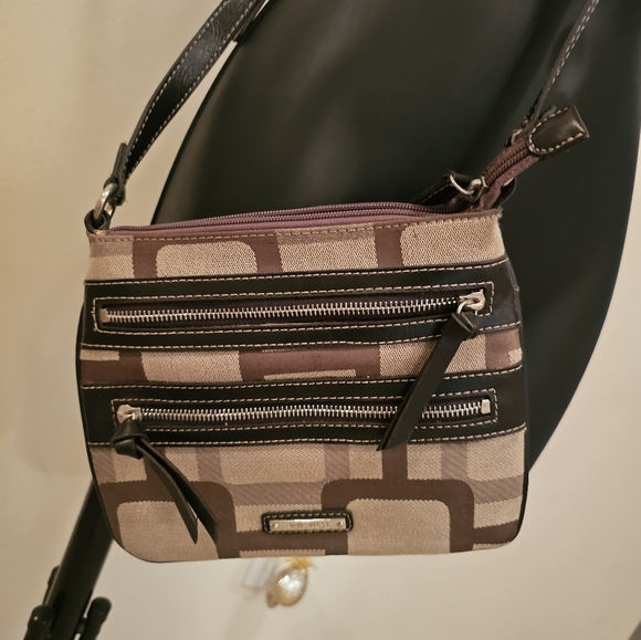 Nine West crossbody purse - Picture 1 of 4